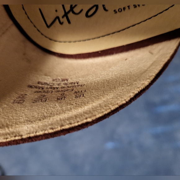 New Life Stride Mega Sandal in Pinot Noir - Picture 6 of 6